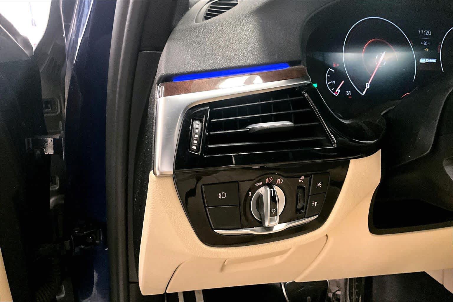 Used 2019 BMW 530e w/ M Sport Package RWD image 29