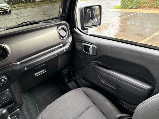 Certified 2023 Jeep Wrangler Unlimited w/ Sun & Screen Package AWD/4WD image 33