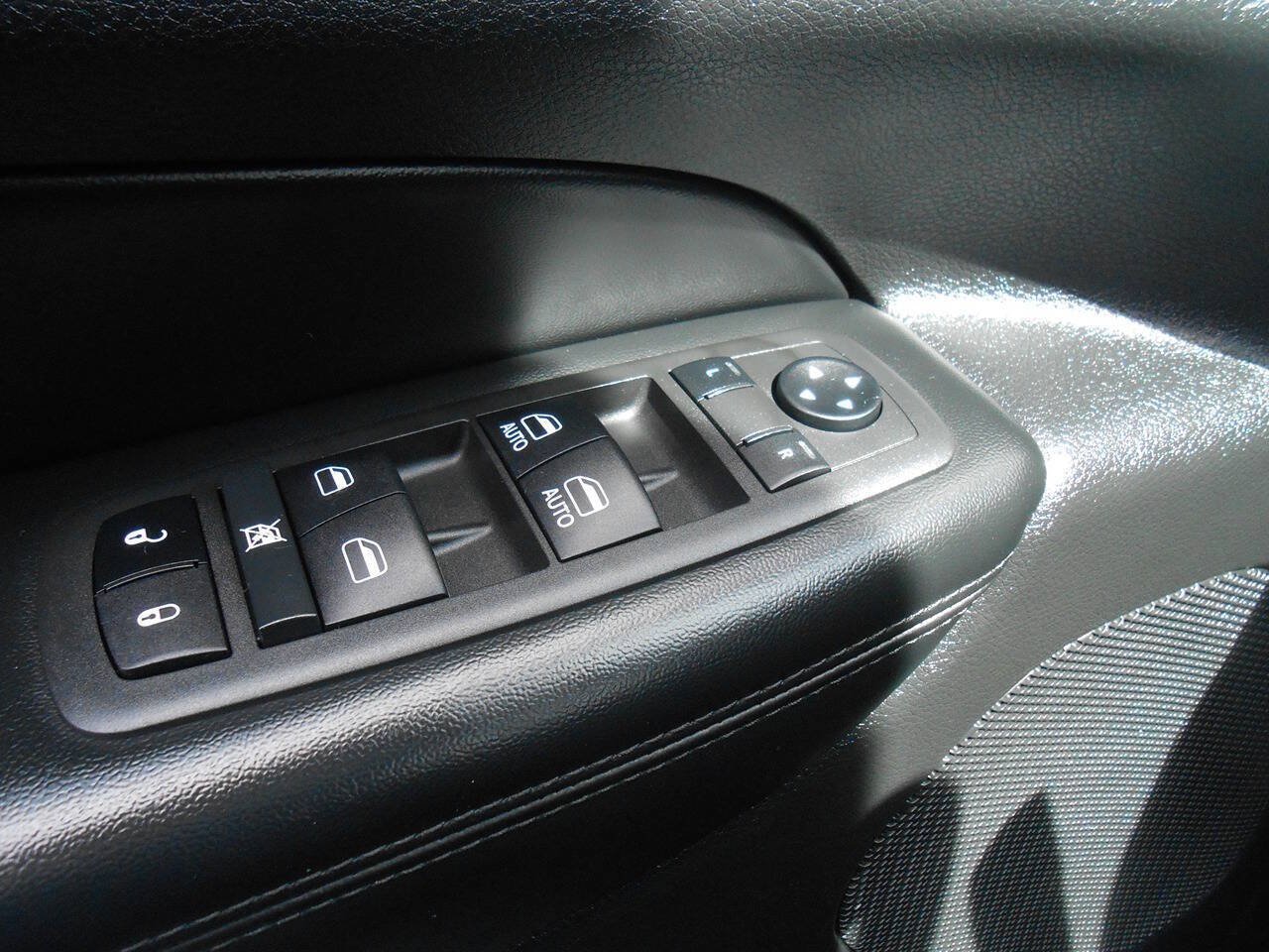 Used 2022 Jeep Grand Cherokee Laredo X AWD/4WD image 19