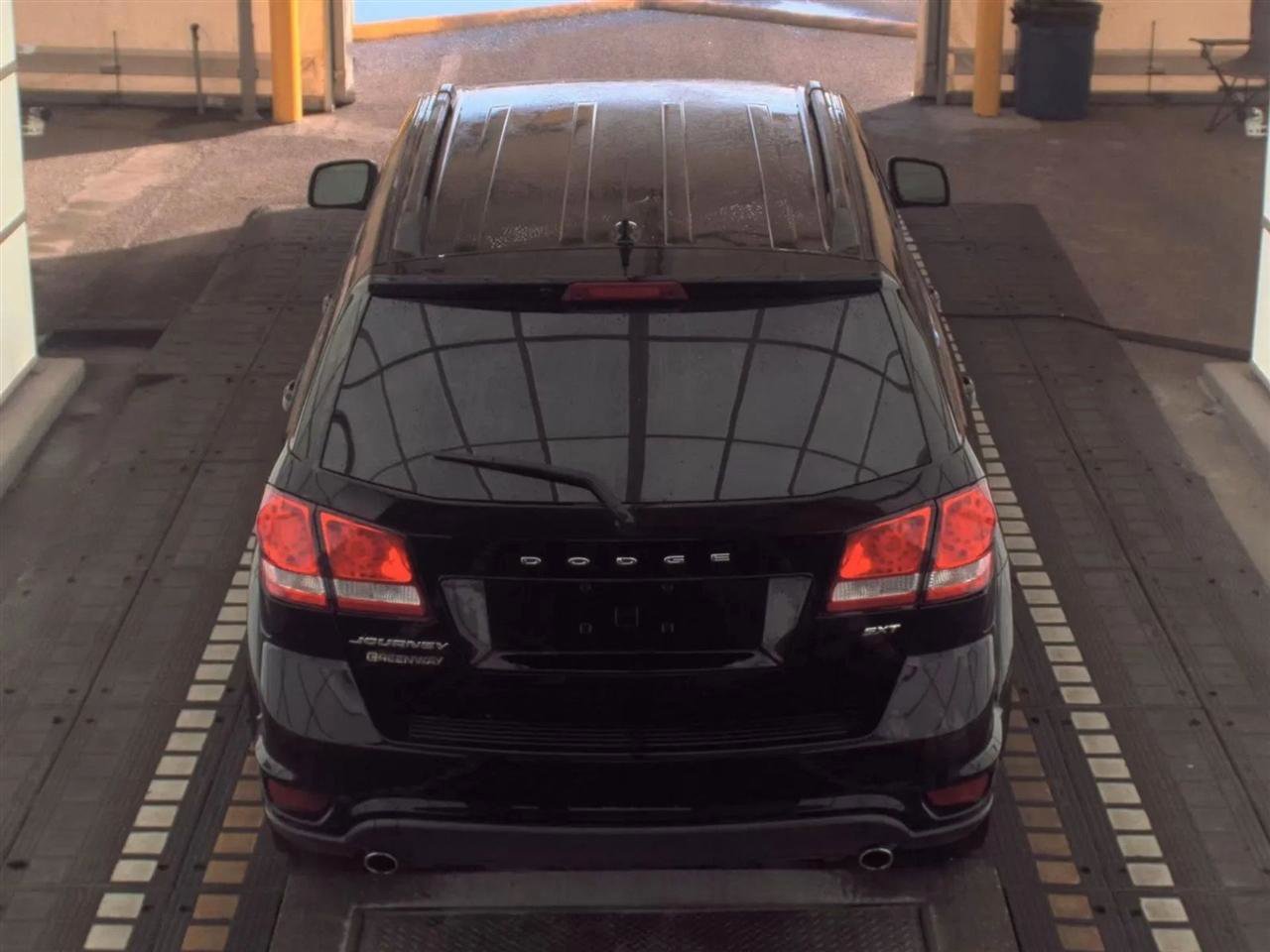 Used 2015 Dodge Journey SXT w/ Flexible Seating Group image 6