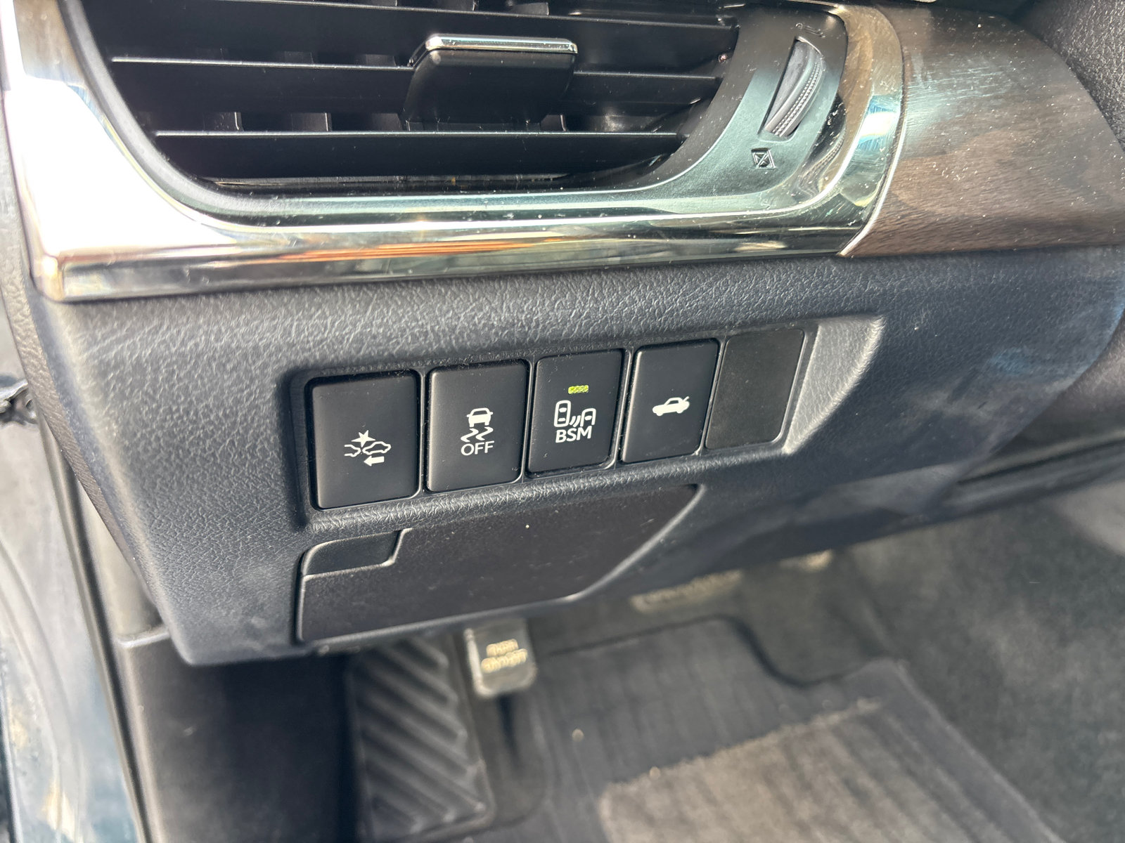 Used 2017 Toyota Avalon XLE Premium w/ Carpet Mat Package FWD image 14