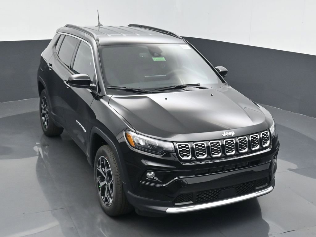 Used 2025 Jeep Compass Limited image 35