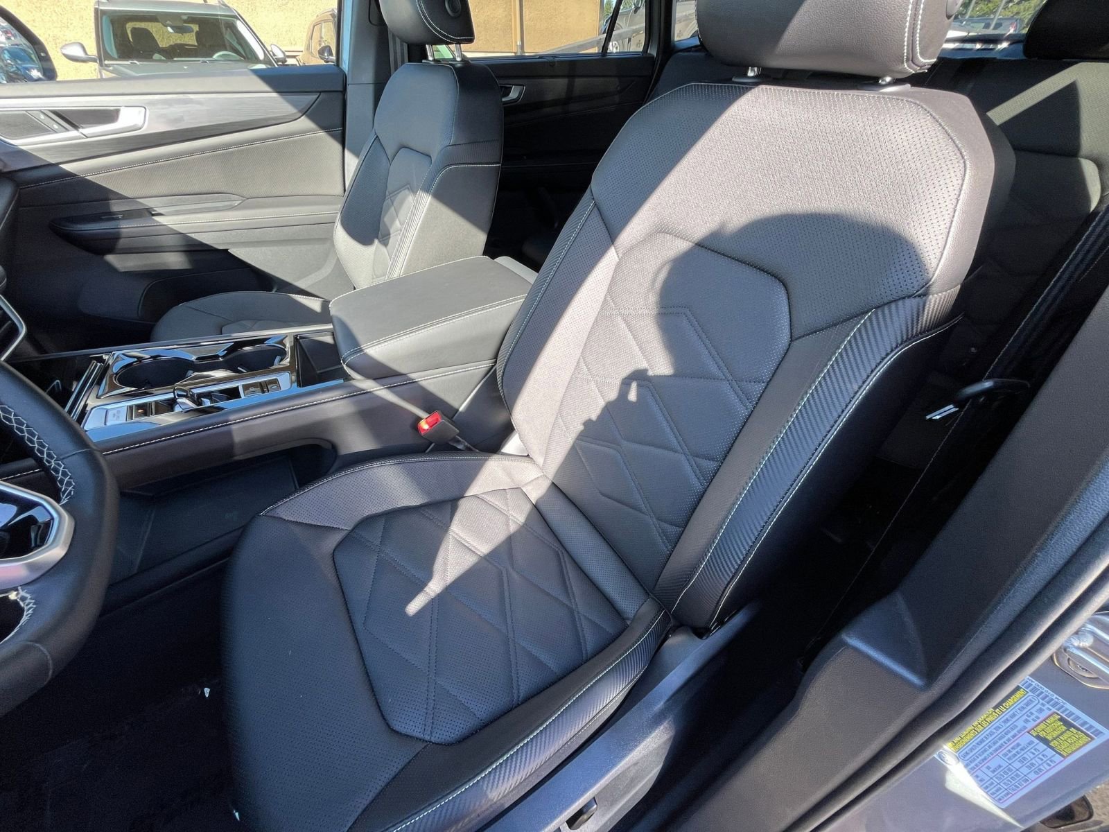 Used 2025 Volkswagen Atlas Cross Sport SE image 38