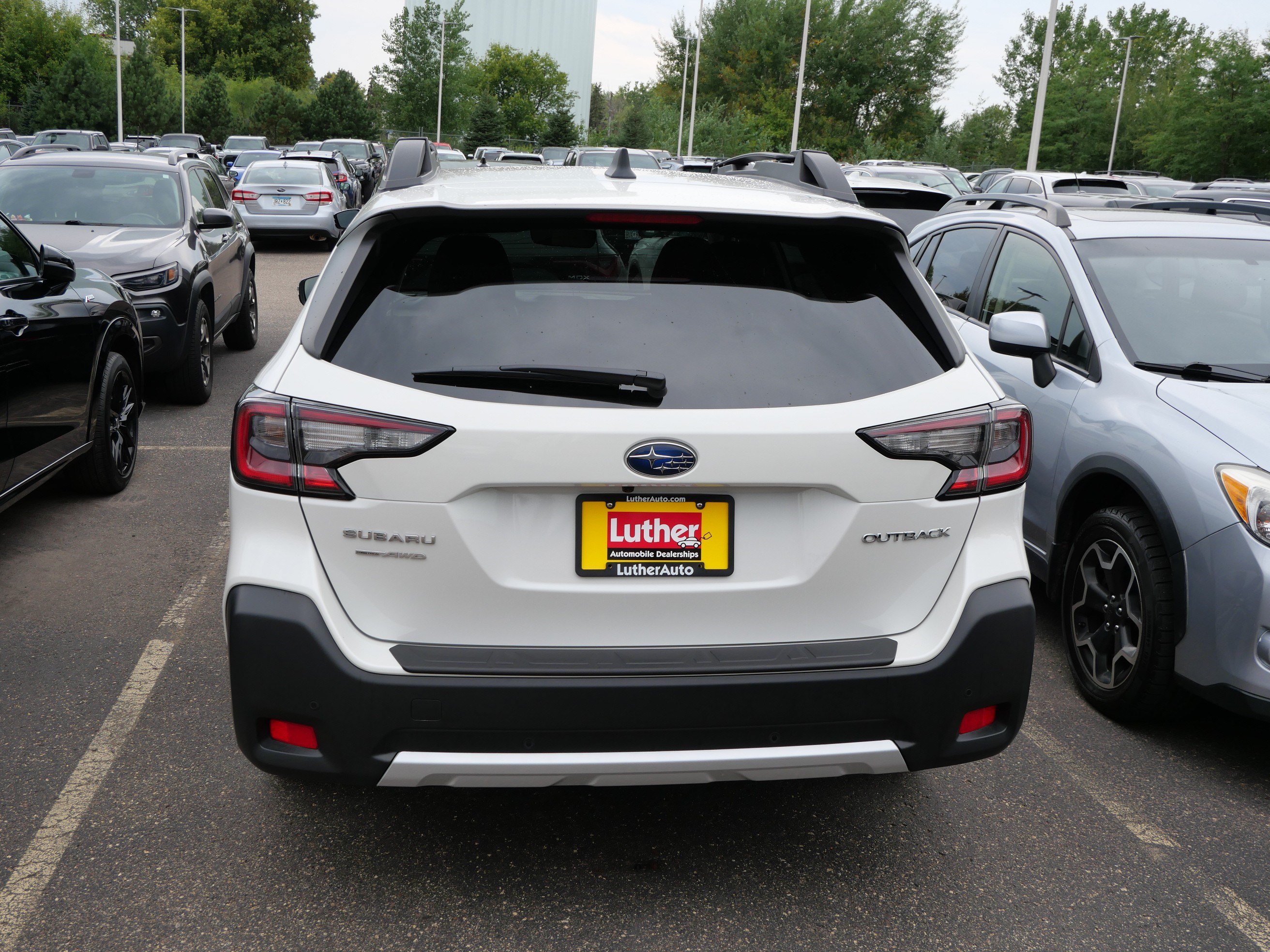 Used 2025 Subaru Outback Limited AWD/4WD image 5