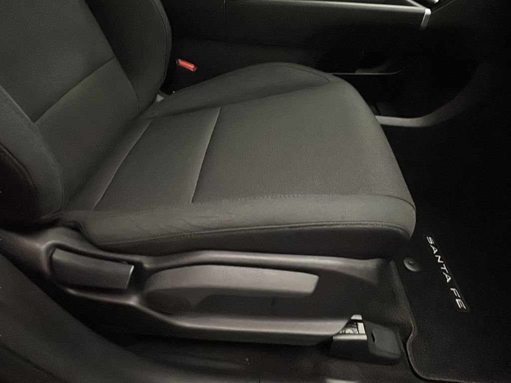 Used 2025 Hyundai Santa Fe SE image 16