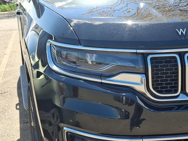 Used 2024 Jeep Wagoneer L Series III w/ Flexible Seating Group image 7