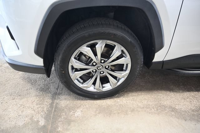 Used 2023 Toyota RAV4 Limited AWD/4WD image 30