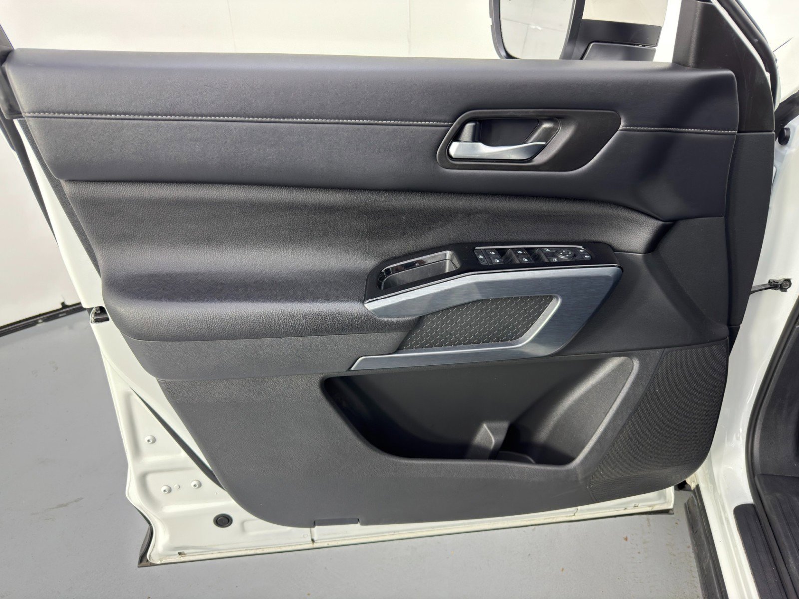 Used 2023 Nissan Pathfinder SL w/ SL Premium Package image 40