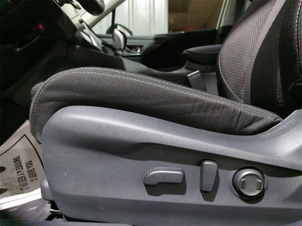 Used 2025 Subaru Outback Premium w/ Popular Package #1A image 28