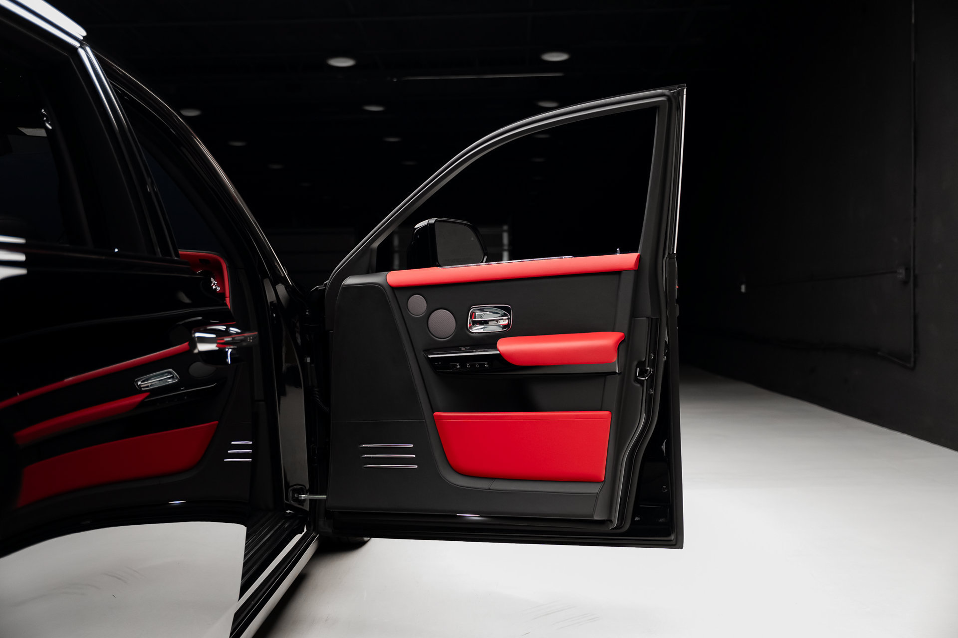 Used 2023 Rolls-Royce Phantom Sedan w/ The Phantom Package RWD image 59