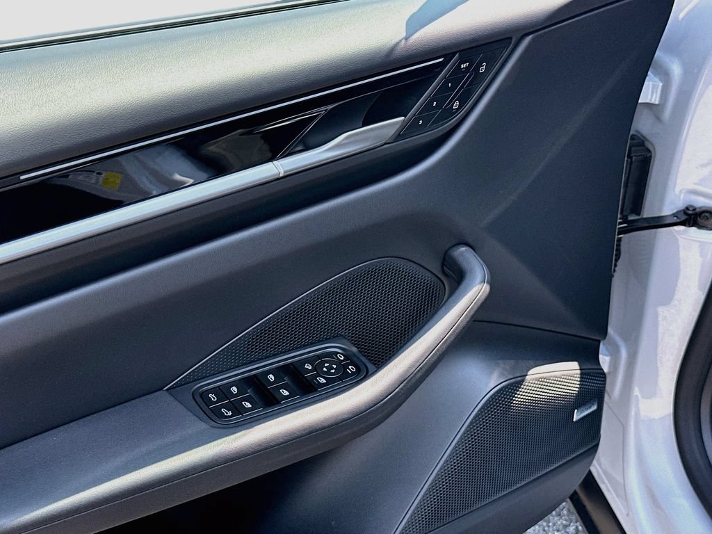 New 2026 Porsche Macan 4 Electric AWD/4WD image 20