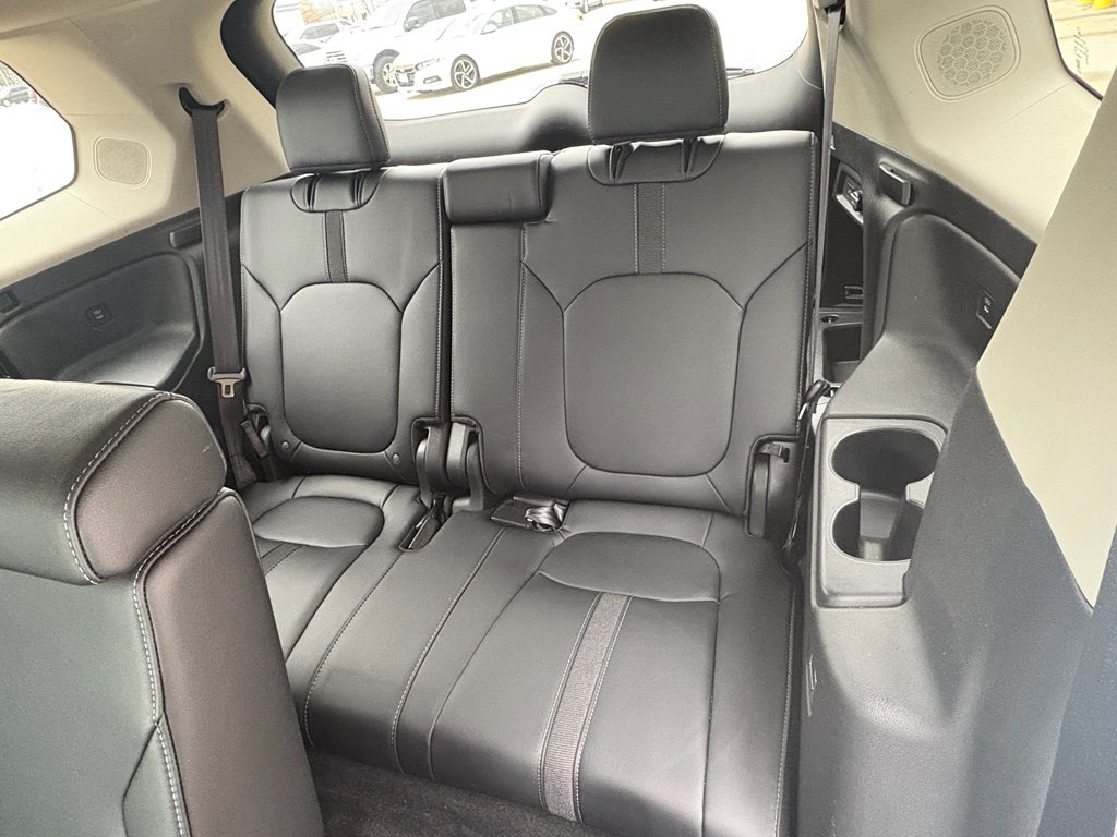 Certified 2025 Honda Pilot Touring image 31