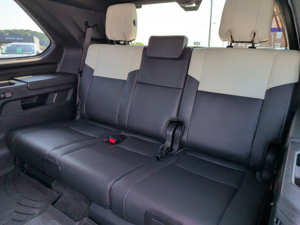 Used 2023 Toyota Sequoia Capstone AWD/4WD image 18