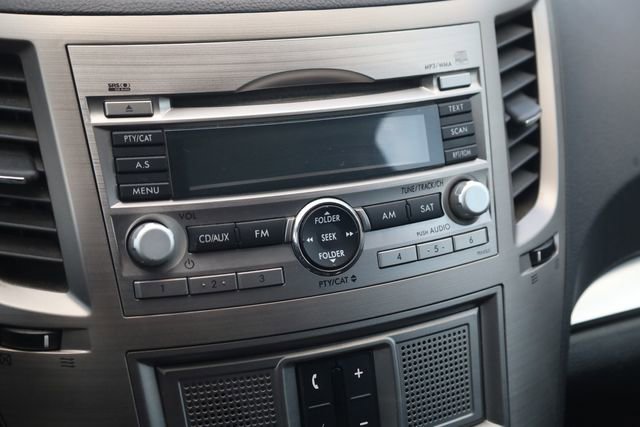 Used 2011 Subaru Outback 2.5i image 17