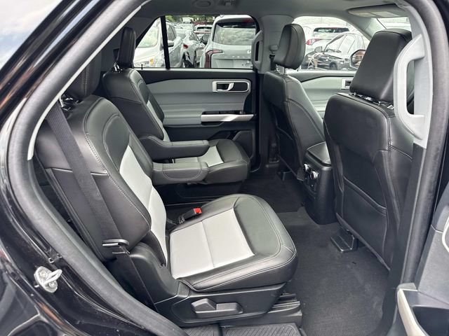Used 2023 Ford Explorer XLT w/ Equipment Group 202A AWD/4WD image 11