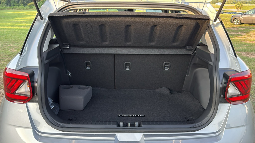 New 2026 Hyundai Venue SEL FWD image 10