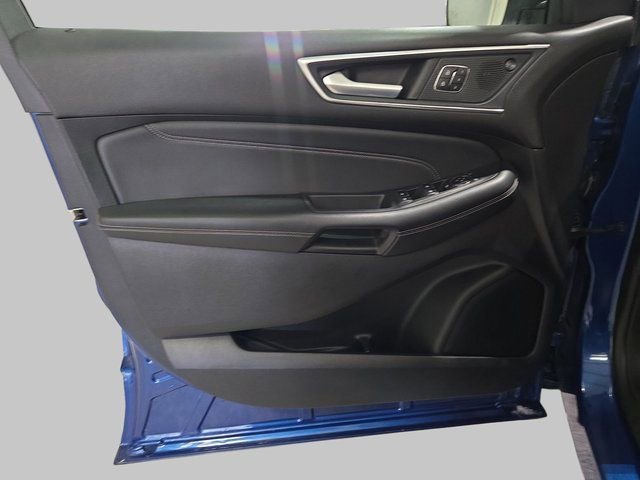 Used 2024 Ford Edge Titanium image 32