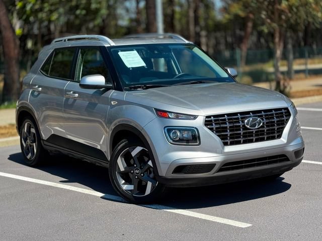 Used 2025 Hyundai Venue SEL FWD image 22