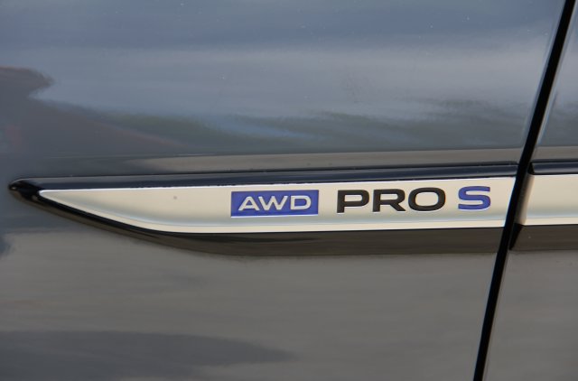 Used 2023 Volkswagen ID.4 Pro S Plus AWD/4WD image 7