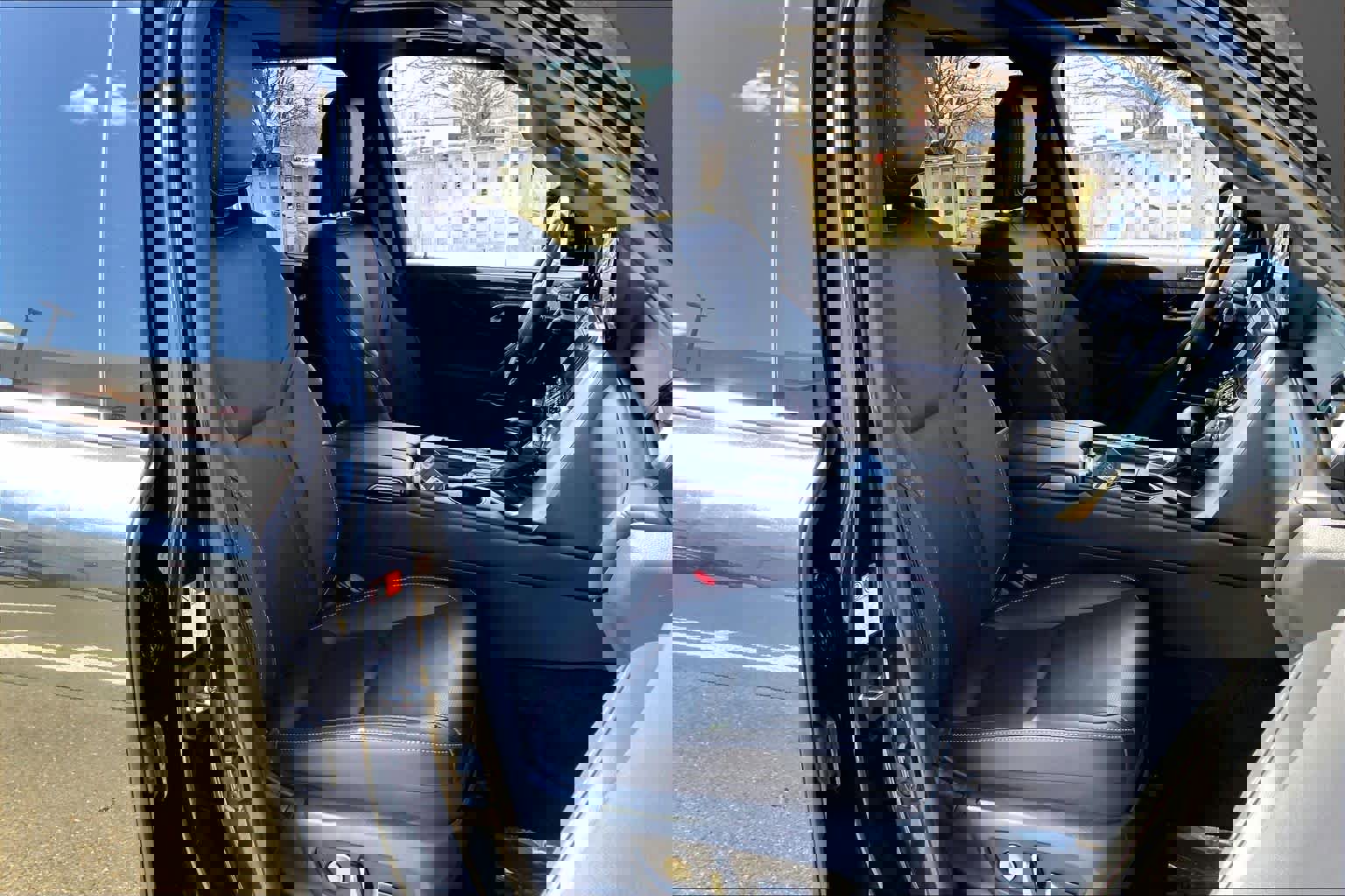 Used 2024 Lexus LX 600 4WD w/ Appearance Package image 9