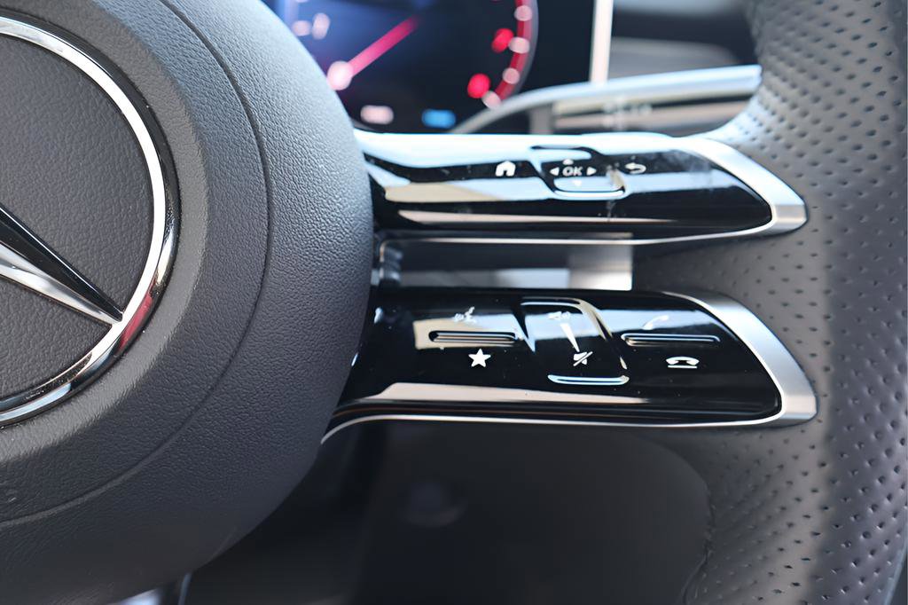 Used 2025 Mercedes-Benz CLE 450 4MATIC Coupe image 21