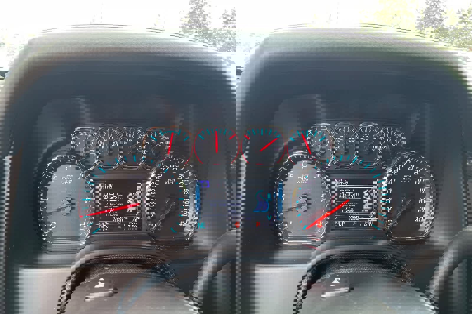 Used 2018 Chevrolet Suburban Premier image 15