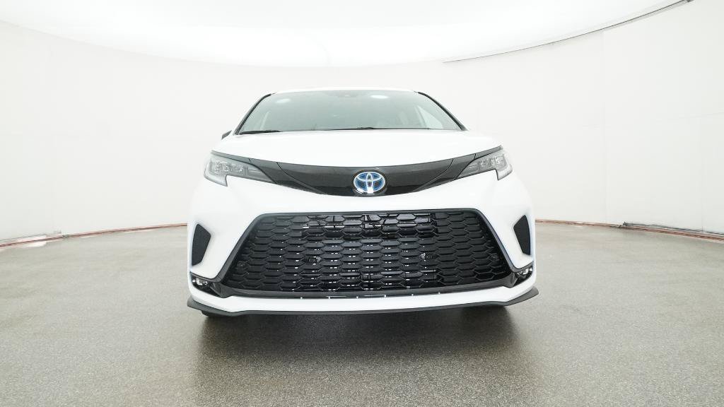 New 2025 Toyota Sienna XSE FWD image 18