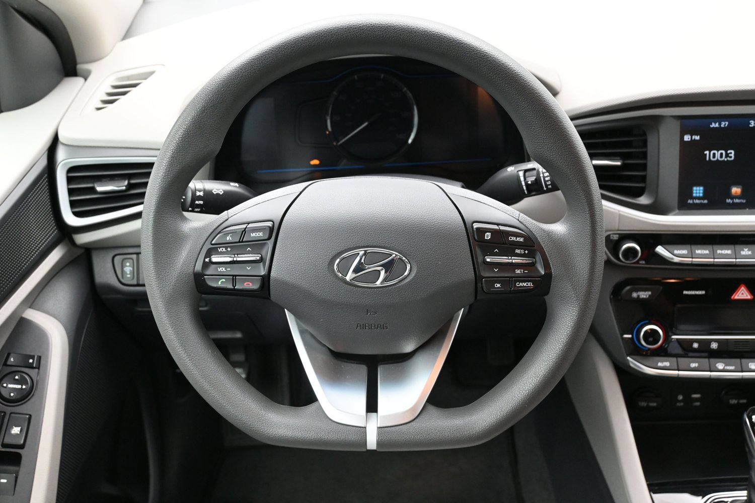 Used 2018 Hyundai Ioniq Blue FWD image 15