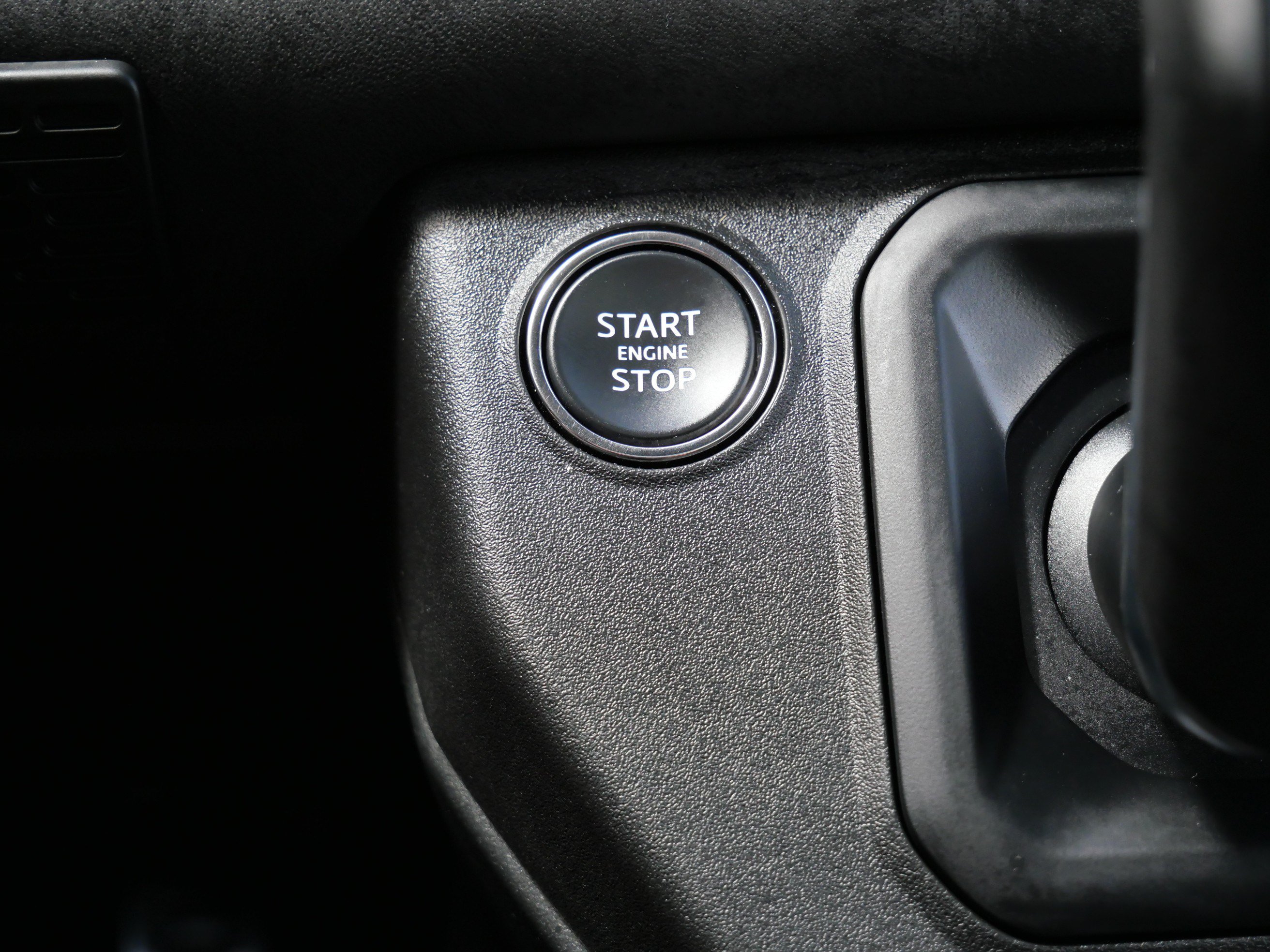 Certified 2025 Land Rover Defender 130 X AWD/4WD image 25