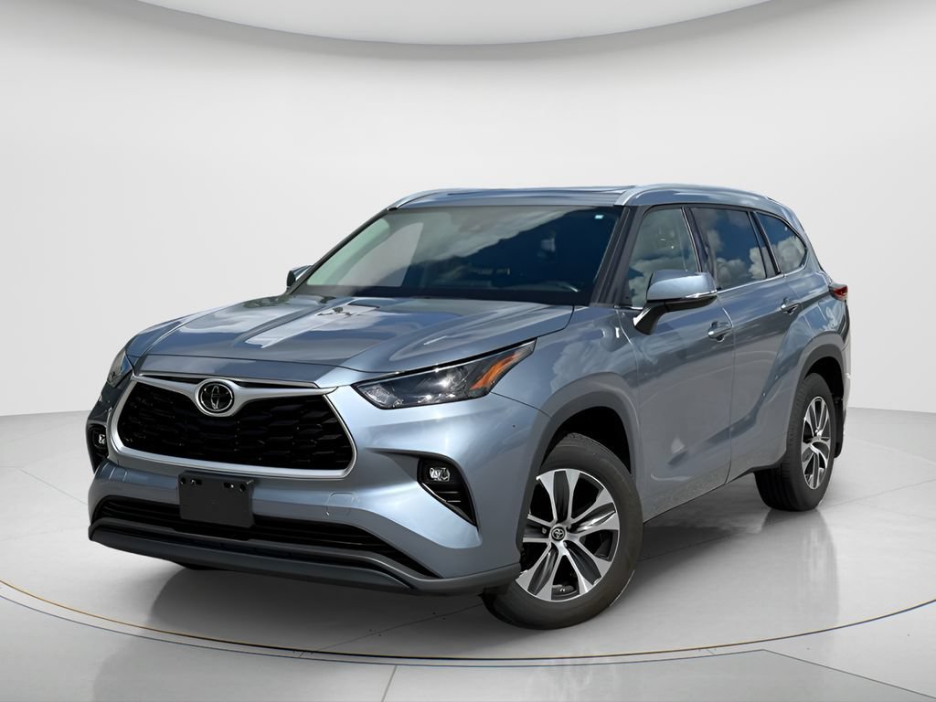 Used 2022 Toyota Highlander XLE