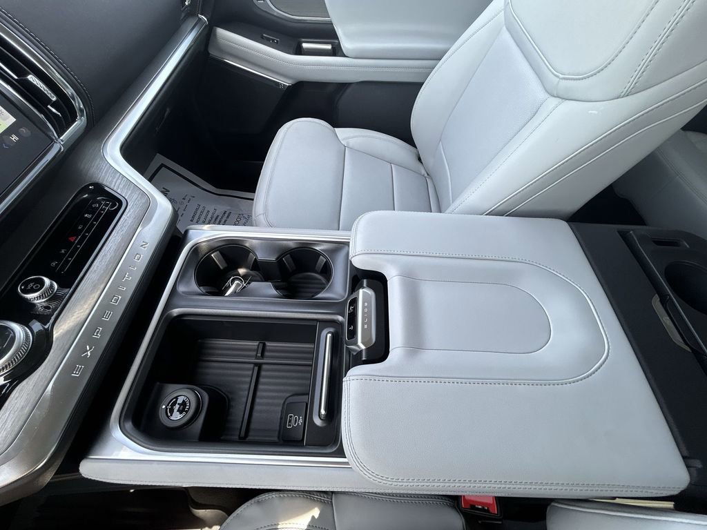 New 2026 Ford Expedition Max Platinum image 27