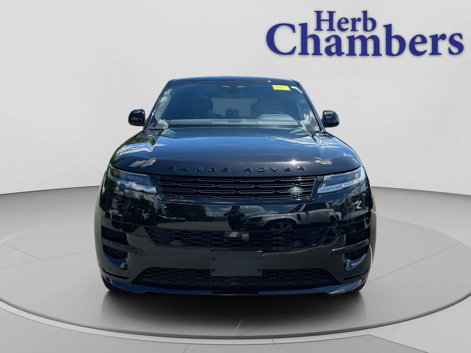 Used 2024 Land Rover Range Rover Sport Dynamic SE AWD/4WD image 2