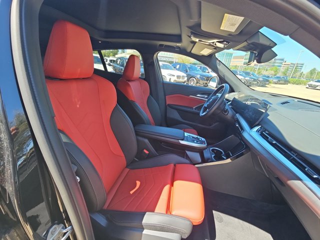 Used 2025 BMW X2 xDrive28i w/ Premium Package image 19