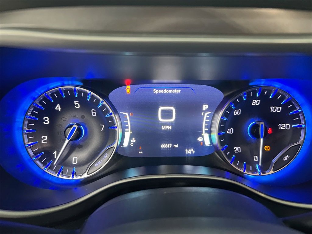 Used 2024 Chrysler Pacifica Touring-L image 11