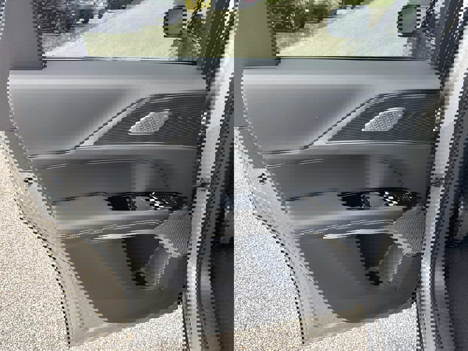 Certified 2025 Cadillac Lyriq Luxury w/ LPO, Floor Liner Package AWD/4WD image 11