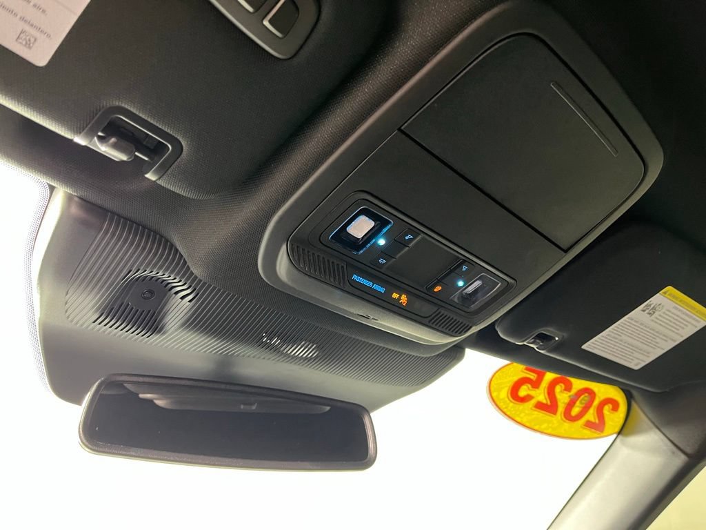 Used 2025 Ford Explorer ST AWD/4WD image 25
