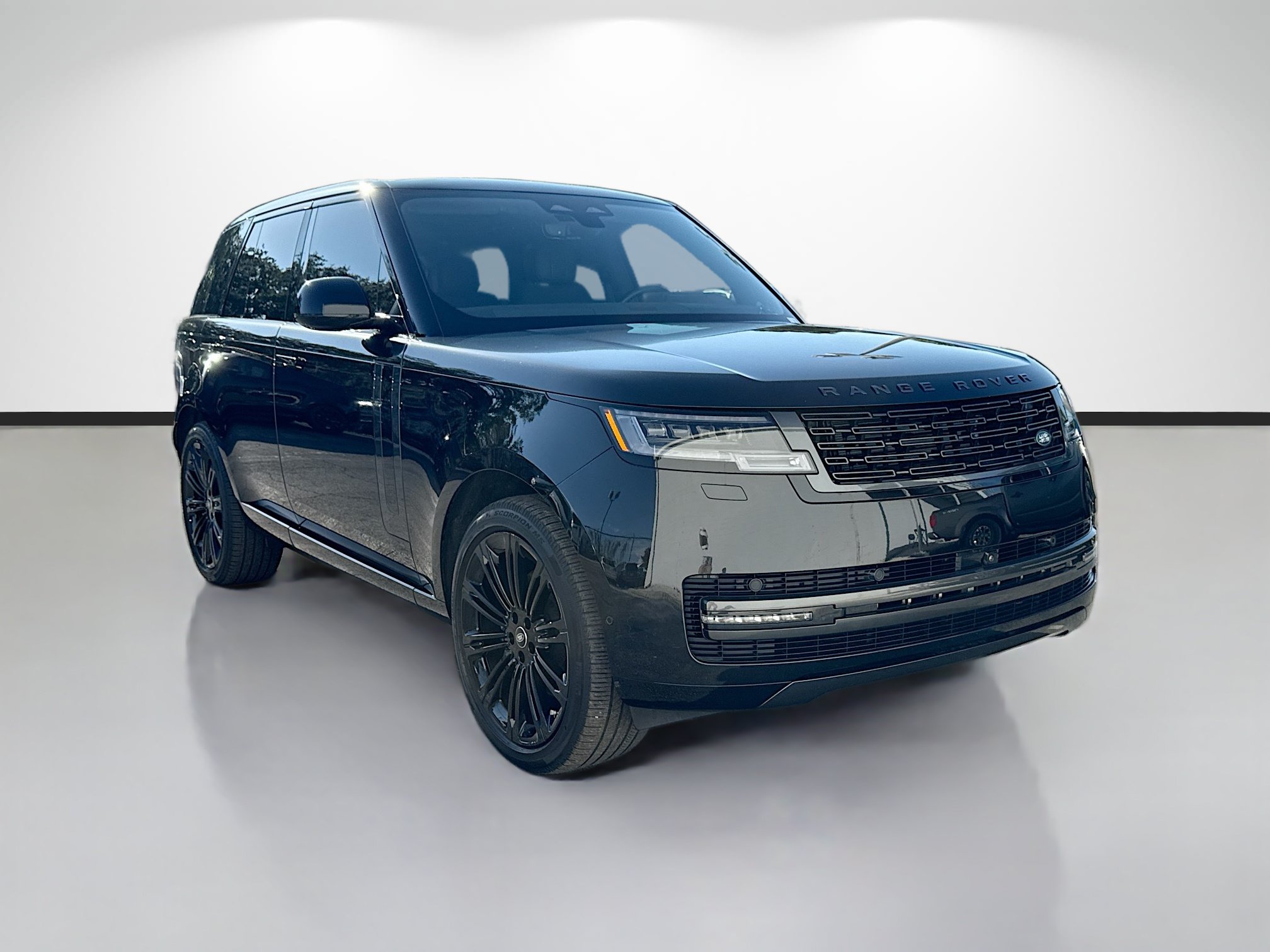 Used 2025 Land Rover Range Rover SE AWD/4WD image 7