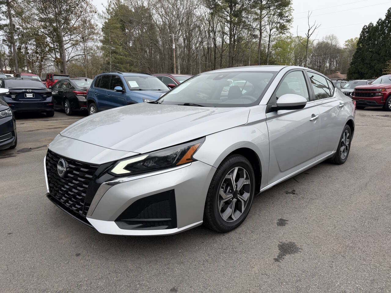 Used 2023 Nissan Altima 2.5 SV image 1