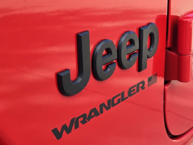 Used 2026 Jeep Wrangler Unlimited Sahara AWD/4WD image 12