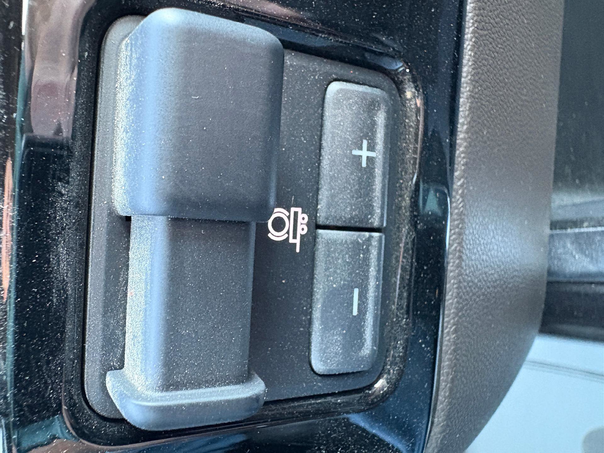 Used 2022 Chevrolet Silverado 1500 LTZ w/ Technology Package image 28