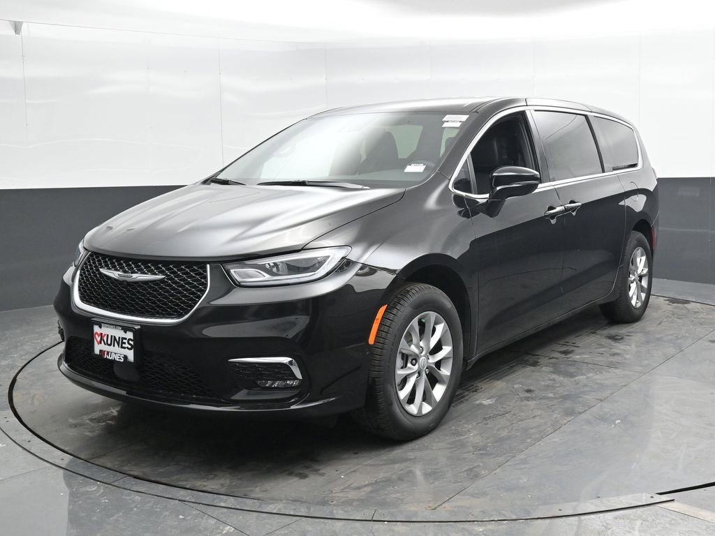 New 2026 Chrysler Pacifica Select AWD/4WD image 5