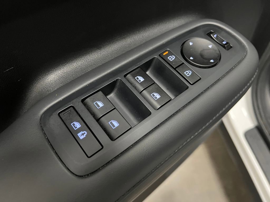 Used 2025 Hyundai Santa Fe SEL image 12