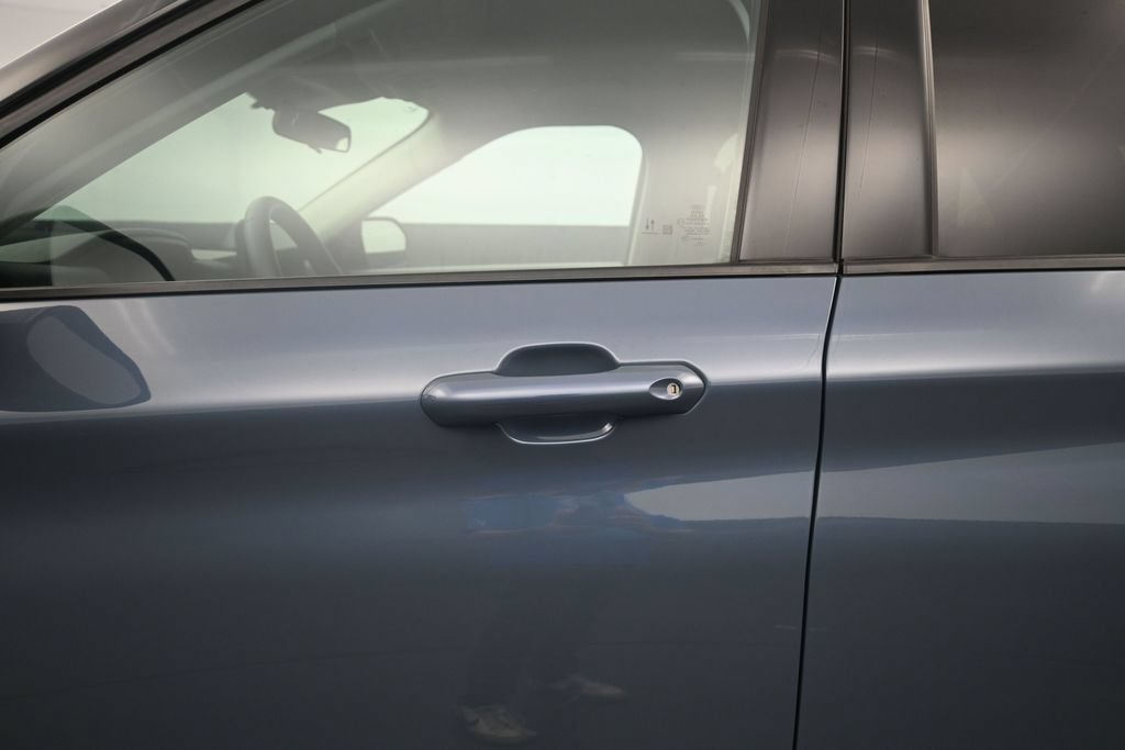 Used 2025 Ford Explorer Active RWD image 13