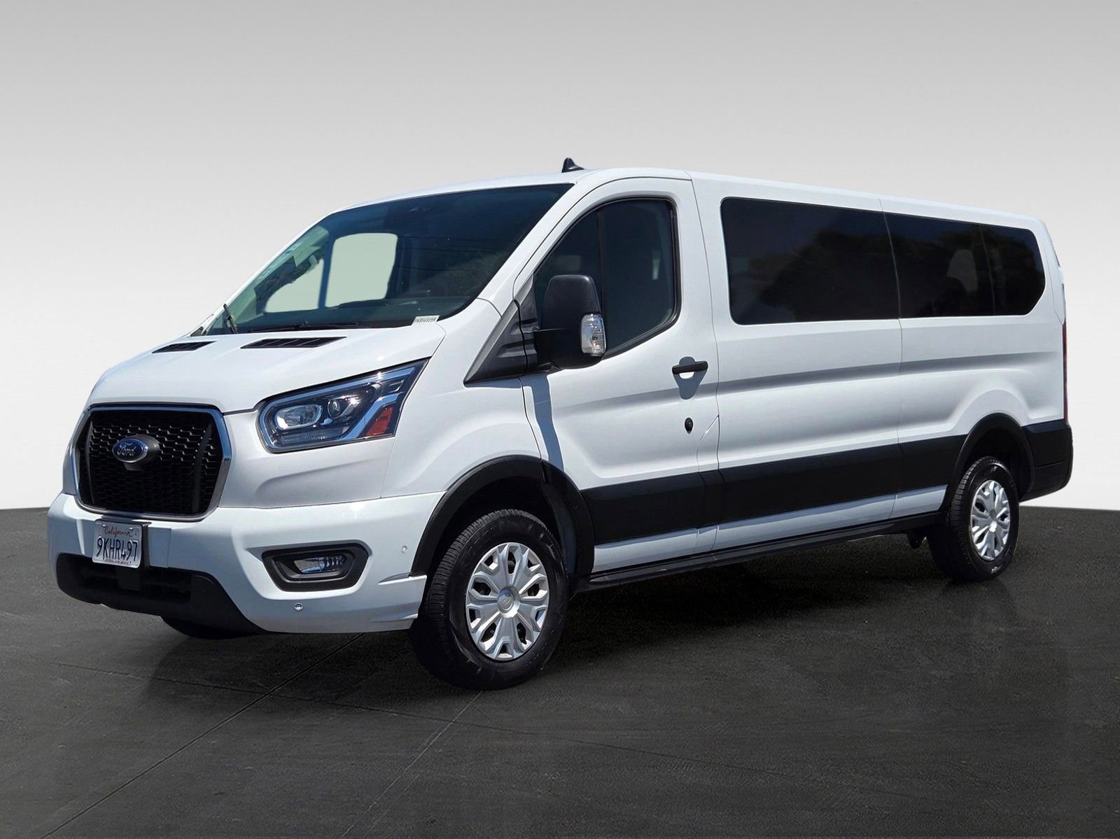 Used 2023 Ford Transit 350 XLT RWD image 8