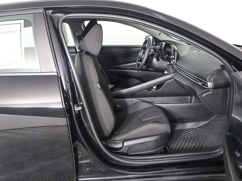 Used 2023 Hyundai Elantra Blue w/ Winter Weather Package image 29