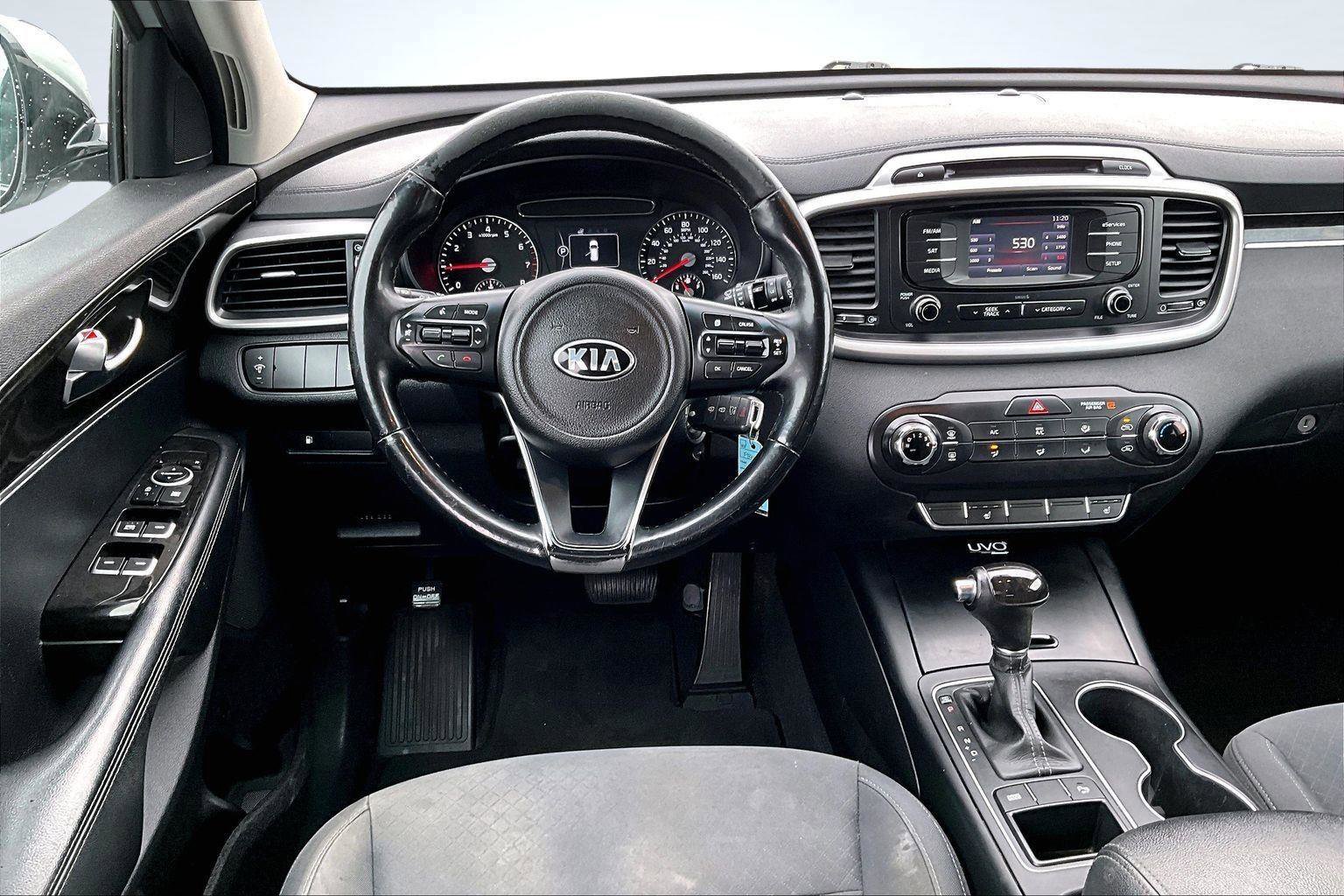 Used 2016 Kia Sorento LX w/ LX Convenience Package image 6