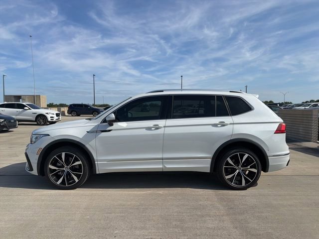 Used 2022 Volkswagen Tiguan SEL R-Line image 6