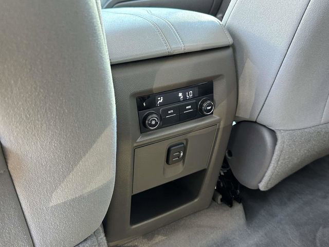 Used 2020 Chevrolet Traverse LT w/ Driver Confidence II Package image 16