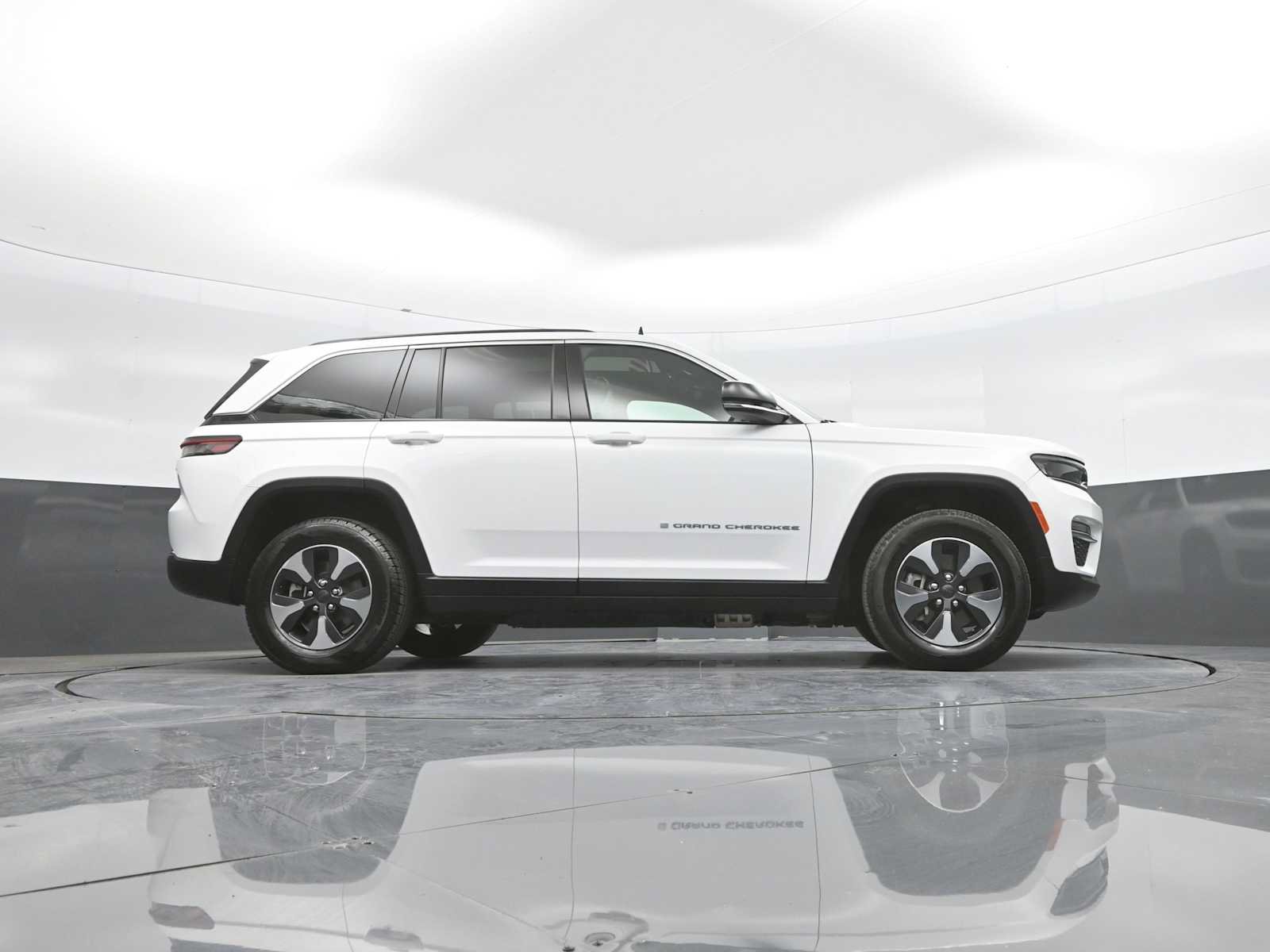 Used 2024 Jeep Grand Cherokee Limited 4xe AWD/4WD image 26