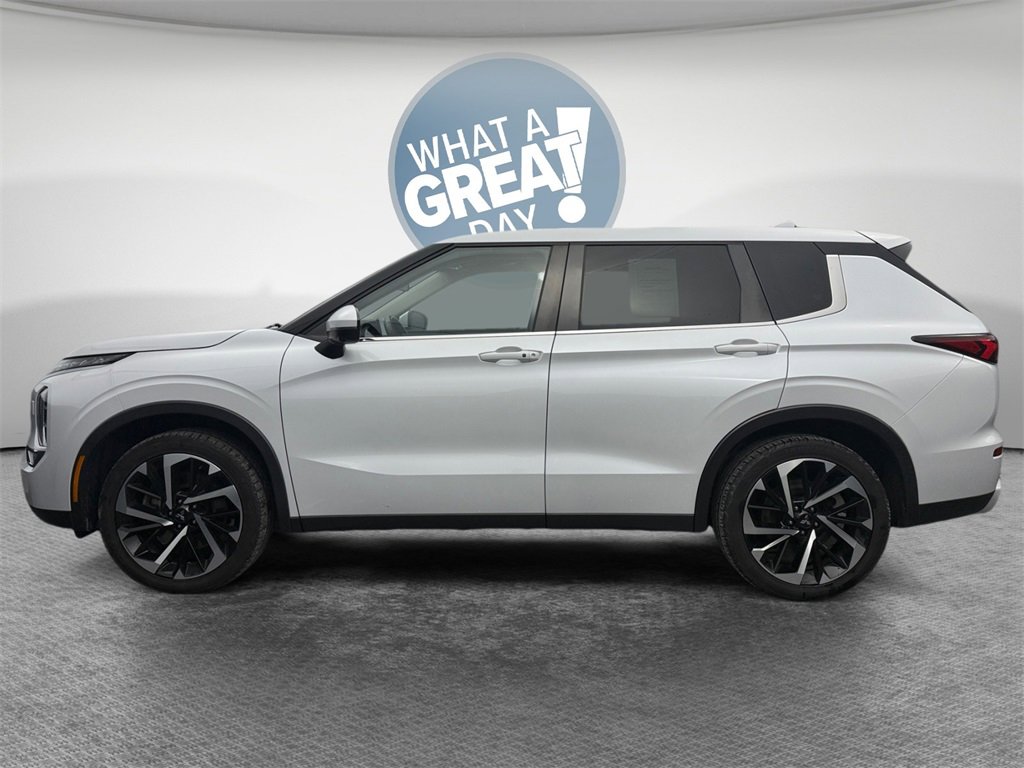 Used 2022 Mitsubishi Outlander SE image 7